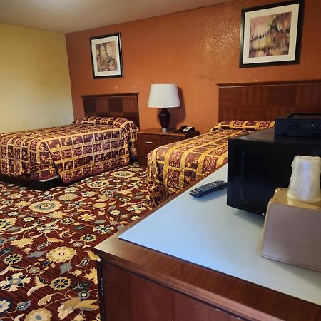 Walnut Forest Motel Austin Bagian luar foto