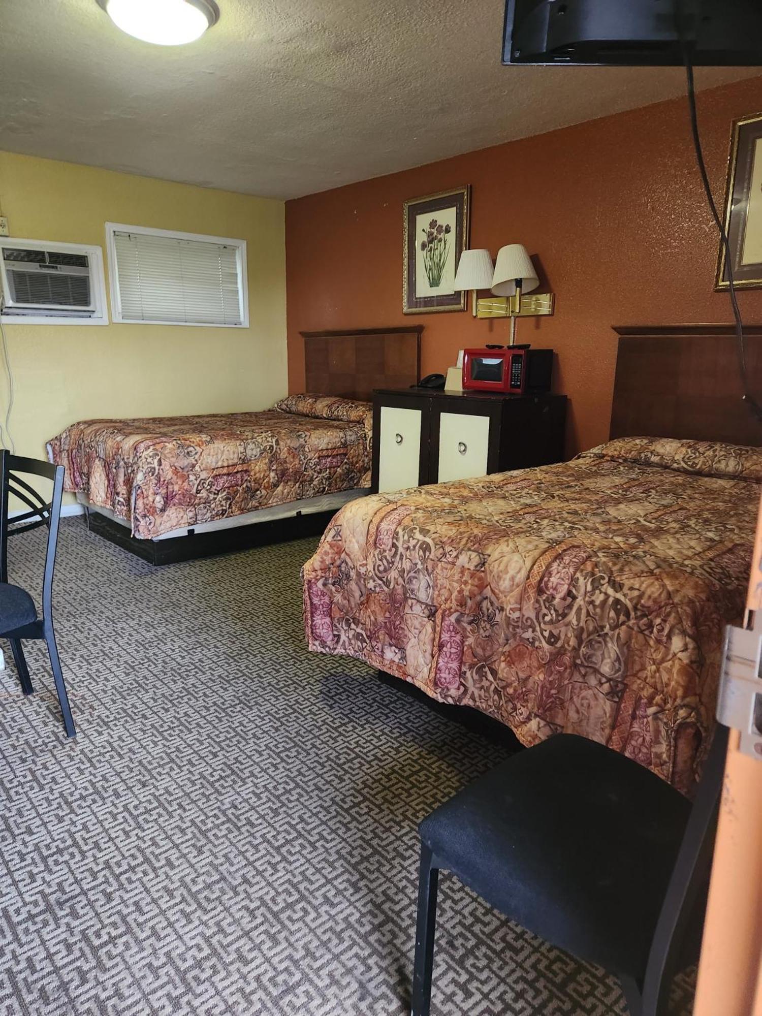 Walnut Forest Motel Austin Bagian luar foto