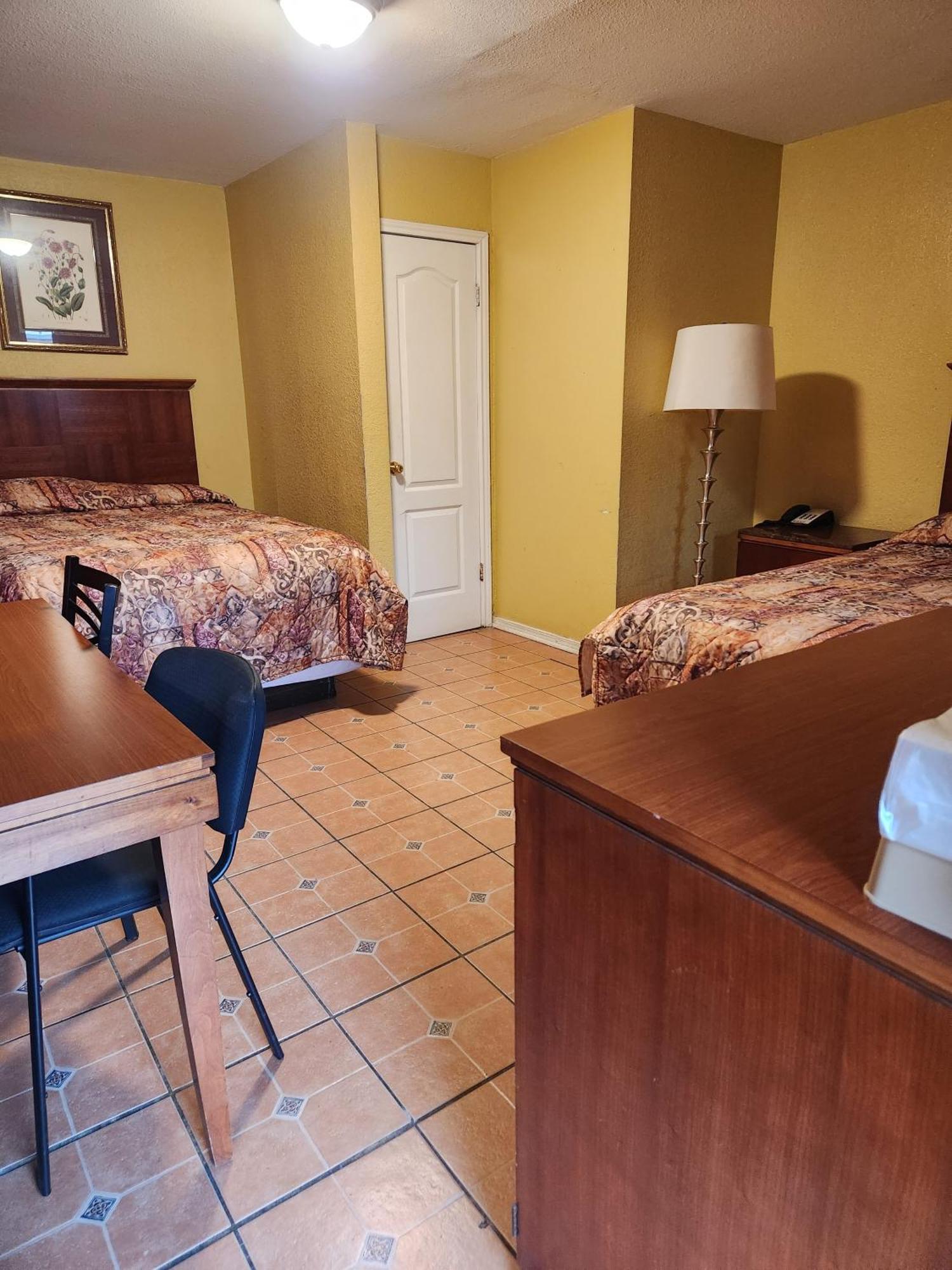 Walnut Forest Motel Austin Bagian luar foto